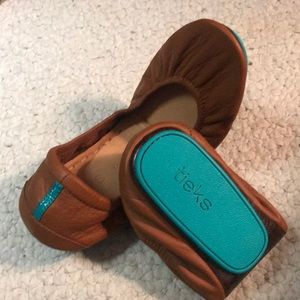 Tieks Chestnut size 10 never been worn.